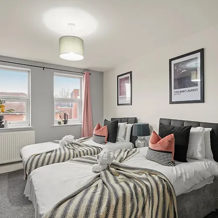 The Rooftop Penthouse - Stylish Escape Bristol