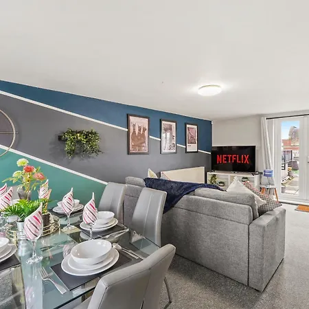The Rooftop Penthouse - Stylish Escape Bristol