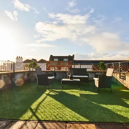 The Rooftop Penthouse - Stylish Escape Appartement Bristol